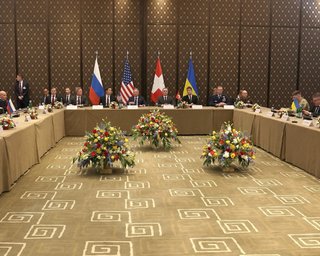 США та РФ "ділитимуть" ЗАЕС: як змінились переговори від Абу-Дабі до Женеви, — УП
