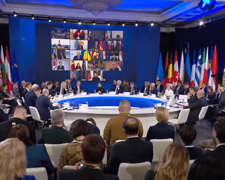 Миротворцы, миллиарды помощи и оружие: какую поддержку 24 февраля объявили партнеры Украины