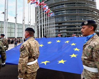 Опасаясь последствий президентства Трампа в Европе призывают к созданию собственной армии