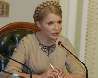 Тимошенко раскритиковала Януковича за отказ от запасов урана