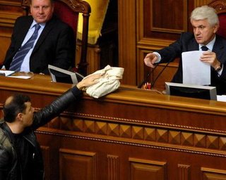 Ляшко заявил, что проиграл Литвину в карты машину