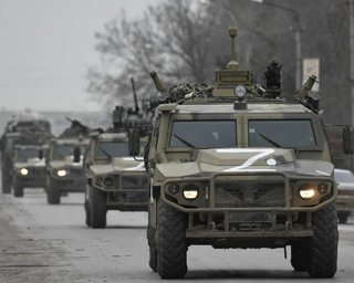 Идут колонами: в Крыму оккупанты перегоняют военную технику, — "АТЕШ" (видео)