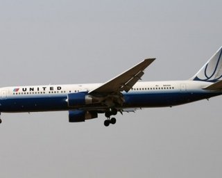 Боинг-767 рейса Вашингтон-Москва аварийно сел в Атлантике