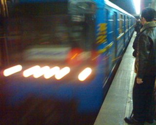 На станции киевского метро умер россиянин