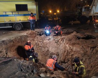 Ніяких туалетів із вигрібними ямами: "Київводоканал" запевняє, що каналізація не замерзне
