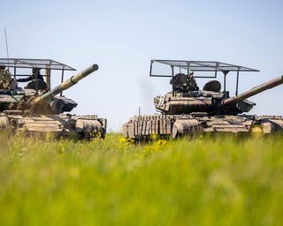 Ставят "мангалы" на советские Т-64: в Приднестровье решили защитить танки от дронов (фото)