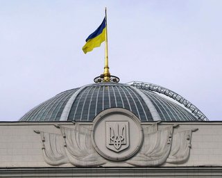 Спикер Турчинов объявил перерыв в парламенте до 10:00 воскресенья