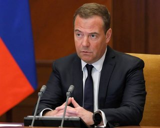 "Бомбоубежище не спасет": Медведев угрожает ядерным оружием Зеленскому и США