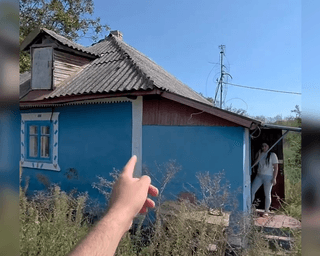 Никому не нужна: мужчина продает за $15 тысяч дом у реки на границе с Молдовой (фото)