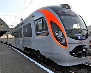 Укрзализныця возобновила движение почти половины поездов, отмененных из-за Covid-19