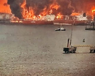 Залишилося 40% від виробничих потужностей: Зеленський пояснив удари по нафтовому заводу в Усть-Лузі