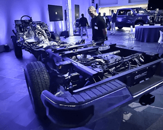 Чемпіон у війні важких пікапів: General Motors представила дизельний V8