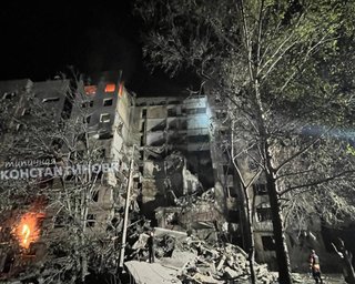 В первые часы "перемирия" Путина: РФ ударила по жилой девятиэтажке в Донецкой области (фото)
