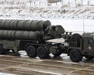 ВСУ уничтожили две С-400 в Белгородской области: Генштаб показал моменты попадания (видео)