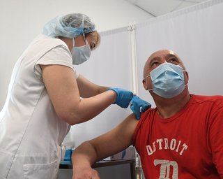 Минздрав утвердил справку о противопоказаниях к вакцинации от COVID-19 (документ)