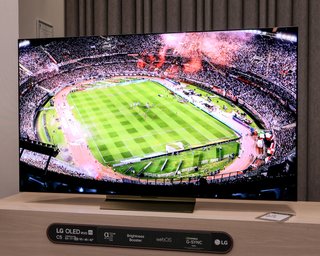 Недорогой, но яркий OLED-телевизор для футбола: назван лучший вариант лета 2026 года (фото)