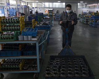 Коронавирус обрушил экономику Китая на рекордные 6,8%