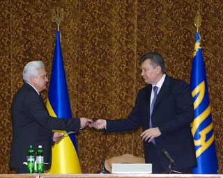 Сюжет дня. Назначением нового главы СБУ Янукович пытается усилить свои позиции