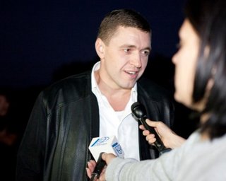 БЮТовец заявил, что милиция терроризирует 150 детей, чтобы заставить его перейти в ПР