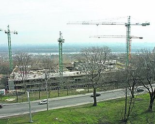 Вертолетную площадку для Януковича достроят в августе