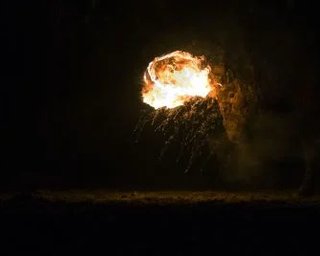 "Слышен запах пороха": дроны ударили по заводу в Самарской области РФ, изготавливающему взрывчатые вещества (видео)