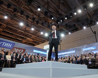 Путин поблагодарил свой избирательный штаб и закончил выборный день стихами Есенина