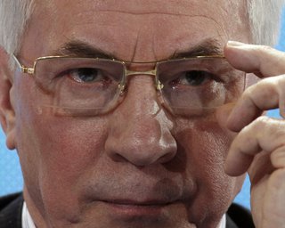 Азаров: Мы строим отношения с Россией на прагматической основе