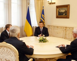 У президента решили не проводить досрочных выборов