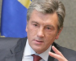Ющенко потребовал наказать главного санврача за проведение съезда БЮТ