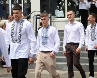 "Это печальная статистика": 11-классники заканчивают украинские школы дистанционно, чтобы уехать за границу