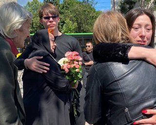 В Виннице простились с 4-летней Лизой, погибшей во время удара войск РФ (фото)
