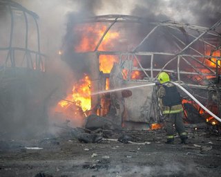 Россия атаковала Одессу дронами и ракетами: есть попадания и пострадавшие, сгорели автобусы (фото)