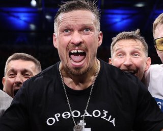 Олександр Усик нокаутував Дюбуа: українські зірки вітають чемпіона (фото)