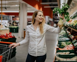Бросаем пить и запасаемся сельдереем. Как похудеть после карантина — советы диетолога