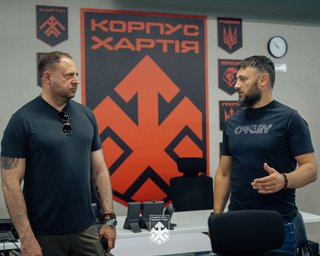 Порівняв Єрмака з Медведчуком: Жадан розкритикував "Хартію" за участь у програмі "Адвокат+"
