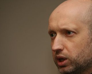 Турчинов в порядке - осколком задело