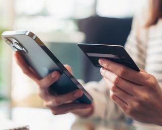 Пополнил карту — плати 18% от суммы. Что будет с карточками и платежами в 2024 году?