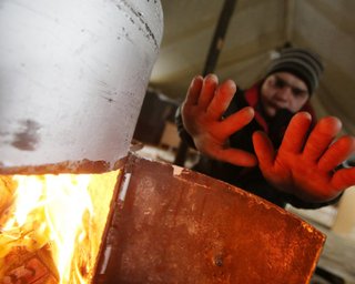 Немає тепла у Києві: корисні лайфхаки, як вижити без опалення і світла у столиці
