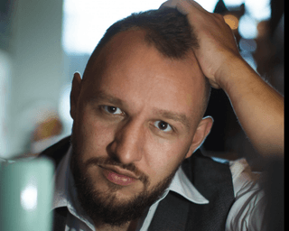 Після акції під каналом "Наш" невідомий напав на журналіста "Правового контролю" (відео)