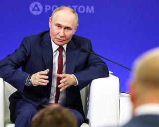 РФ пытается завершить войну, начатую "против народа Донбасса", — Путин