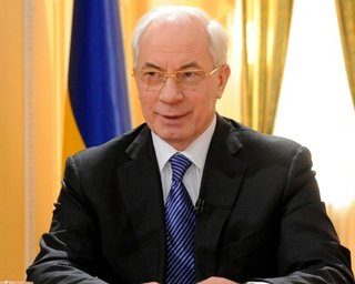 Азаров объяснил, почему Украина продолжает пользоваться АЭС