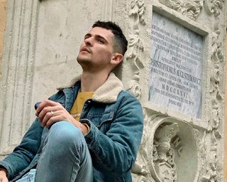 "Влетел на деньги": машину известного блогера повредили неизвестные (фото)