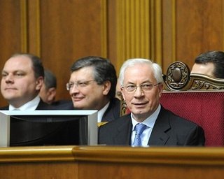 Азаров: Украина выйдет из кризиса за 2-3 года
