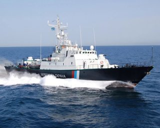 ЗСУ уразили ще один сторожовий корабель "Світляк": патрулював біля Кримського мосту (фото)