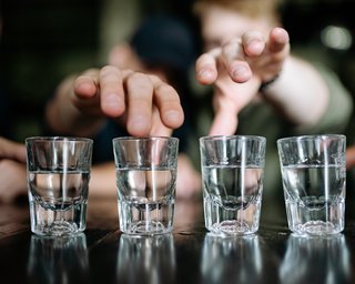 "По 50 грамів приймають до 70% особового складу": як борються з пияцтвом у ЗСУ, — командири