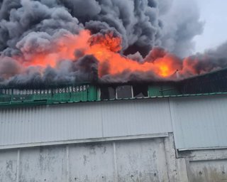 Большое задымление: в Волынской области людей просят покинуть свои дома после прилета дрона