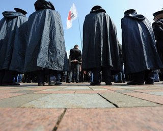 Подъезды к Верховной Раде перекрыли железными щитами
