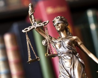 Суд під Одесою виніс рішення про незаконність карантину та обов'язкову вакцинацію в Україні