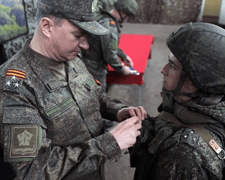 Військових РФ, які ховались від ЗСУ у жіночій колонії, нагородили орденами "за мужність"