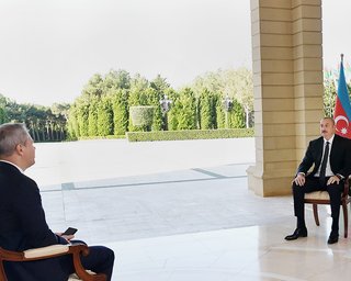 Алиев объявил о завершении военной фазы в Карабахе и переходе к политическому урегулированию